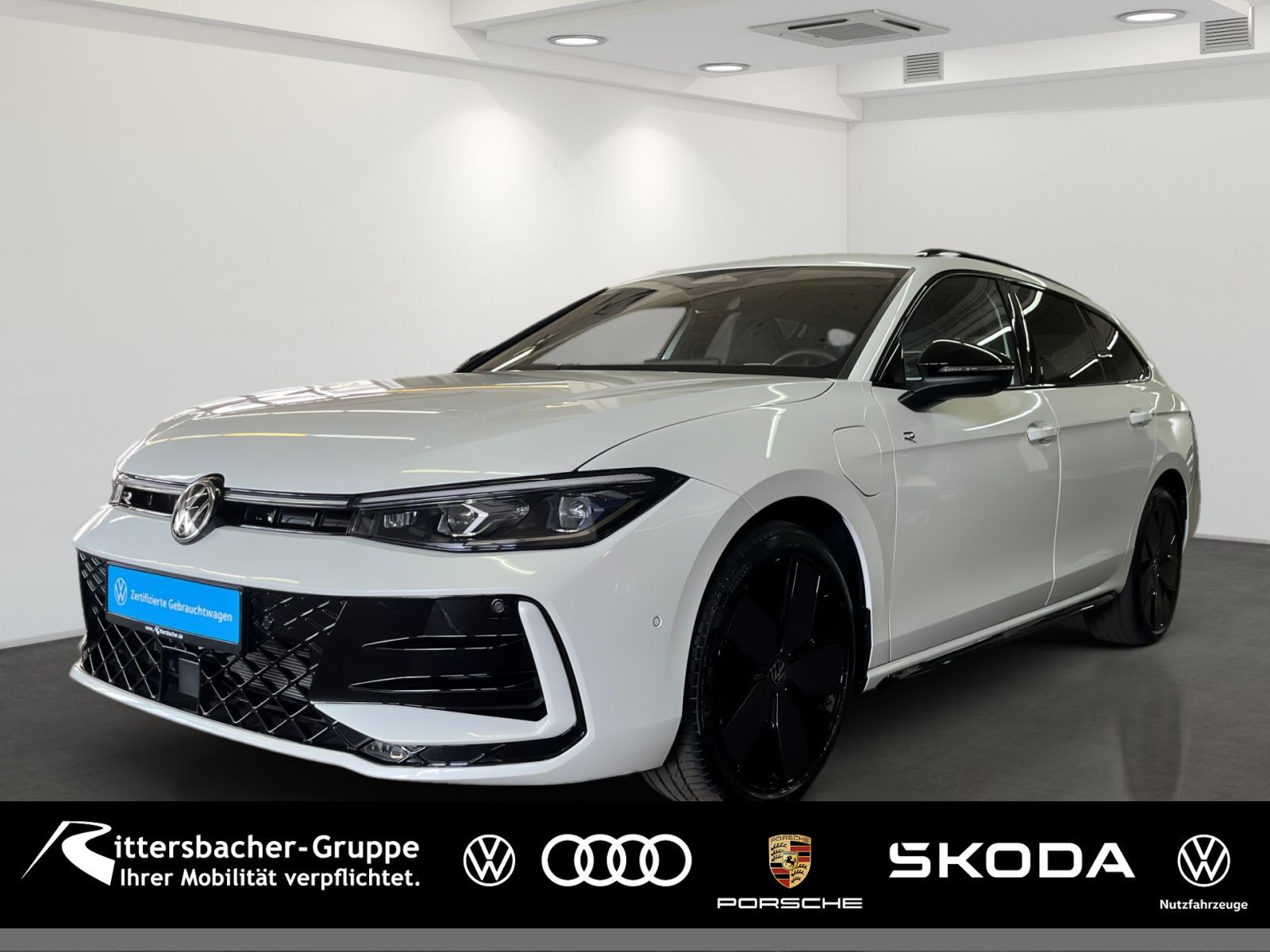 Volkswagen Passat Variant R-Line 1,5 eHybrid Navi AHK BusiP foto 1