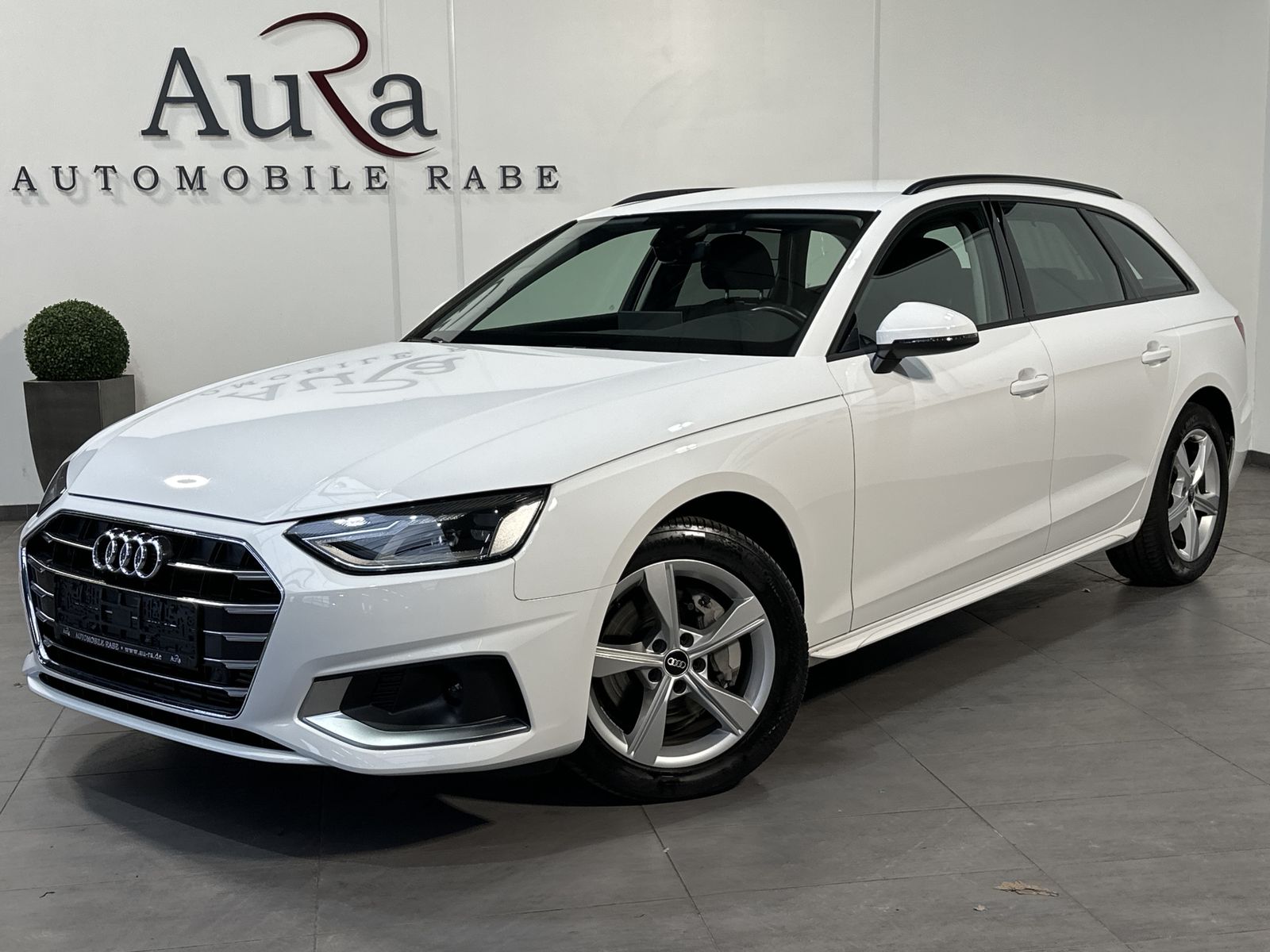 Fahrzeugabbildung Audi A4 Avant 40 TFSI Advanced NAV+LED+STANDHEIZUNG