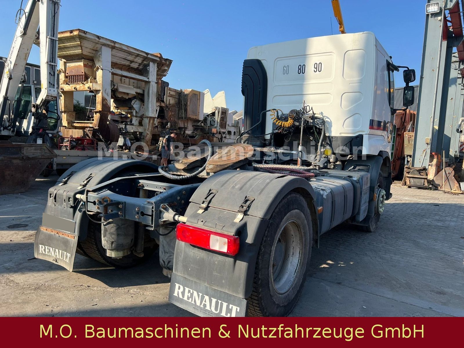 Fahrzeugabbildung Renault Premium Lander 450 / Klima / 4x2