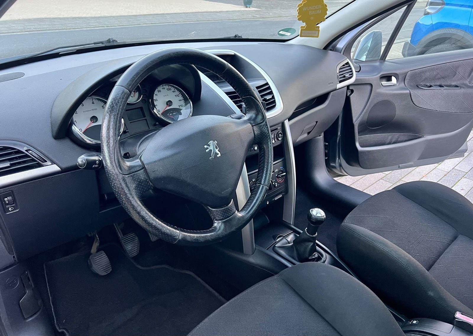 Peugeot 207 2009 — photo 11