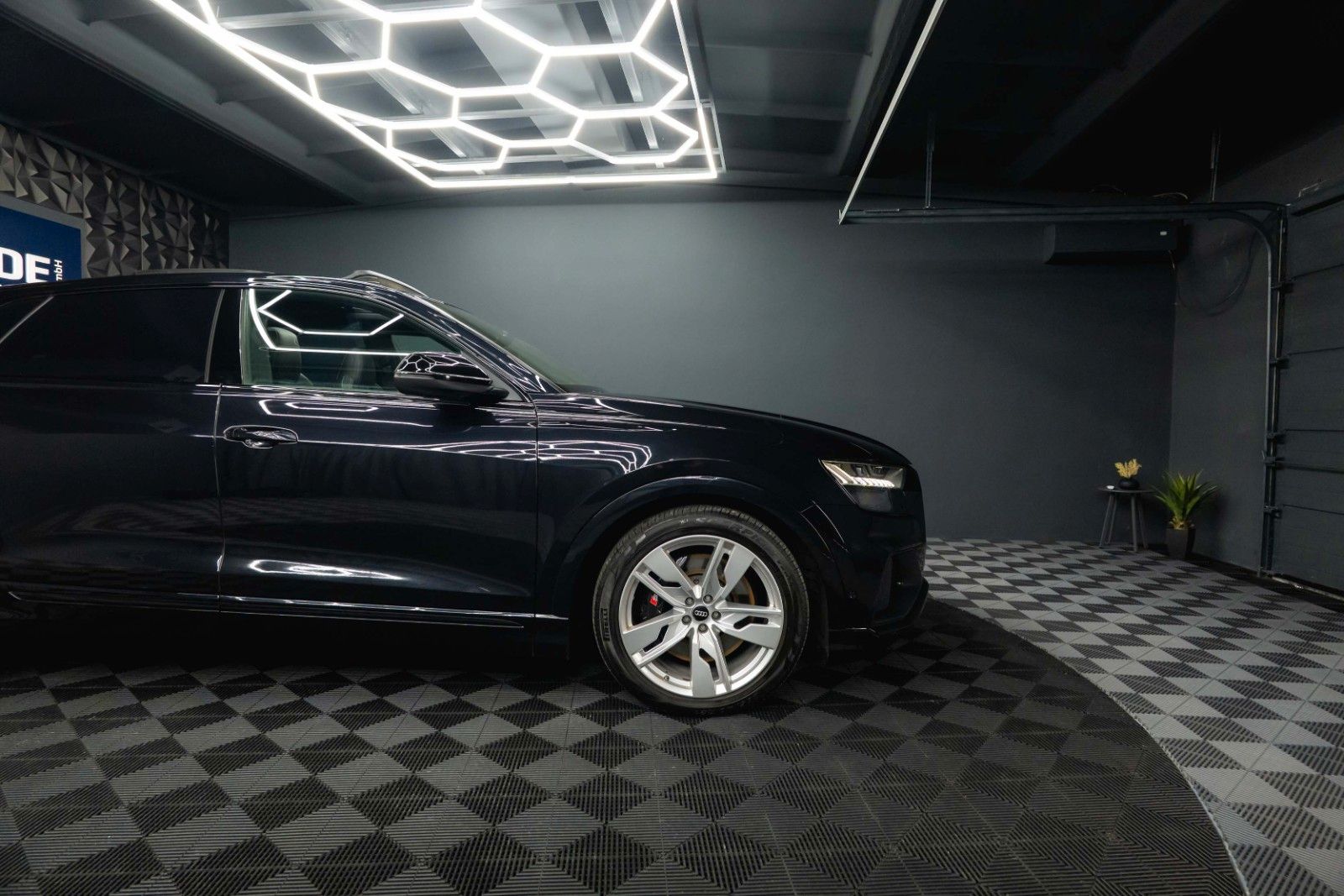 Fahrzeugabbildung Audi SQ8 4.0 TDI quattro Black Design | Full Option