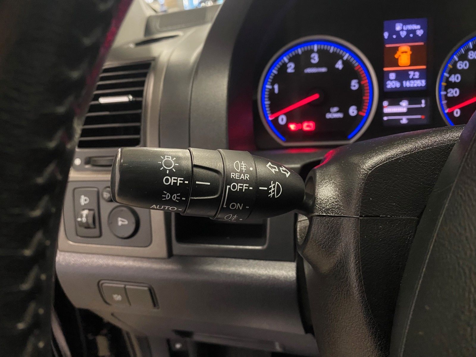 Fahrzeugabbildung Honda CR-V 2.2 TDI+ELEGANCE+ALLRAD+AHK+SITHEIZUNG+18"+