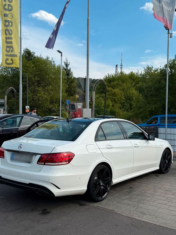Image of Mercedes-Benz E 350