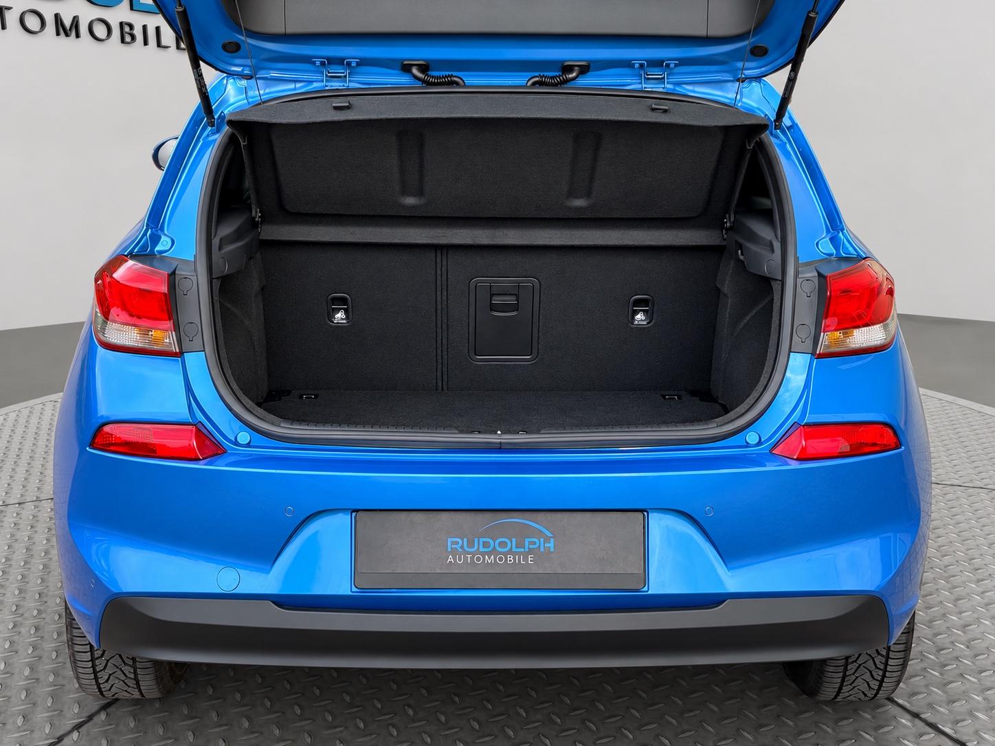 Hyundai i30 1,4 AUTOM. NAVI SITZHEIZ.SCHECKHEFT GARANTIE