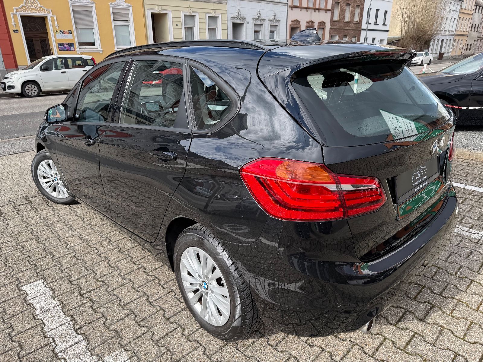 Fahrzeugabbildung BMW 218 Active Tourer NAVI LED AHK TEMPOMAT