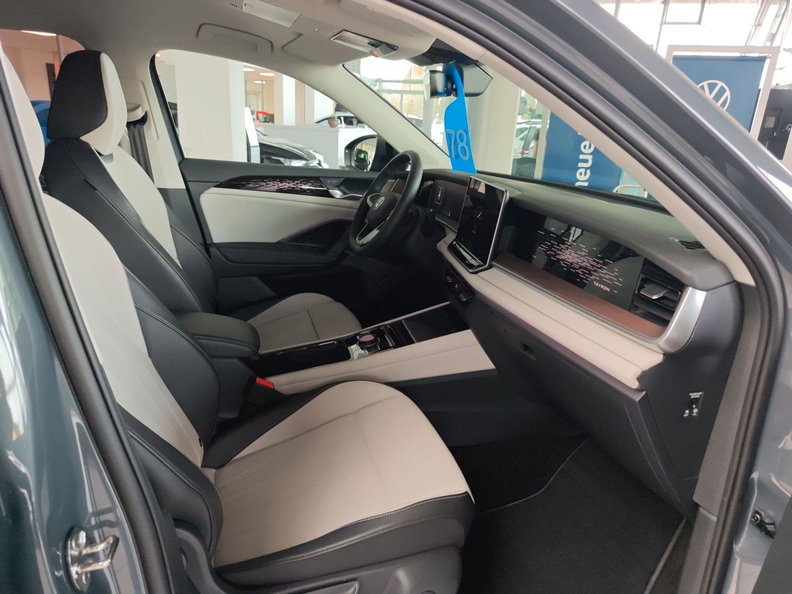 Tayron Elegance TDi DSG Navi Matrix AZV Elegance