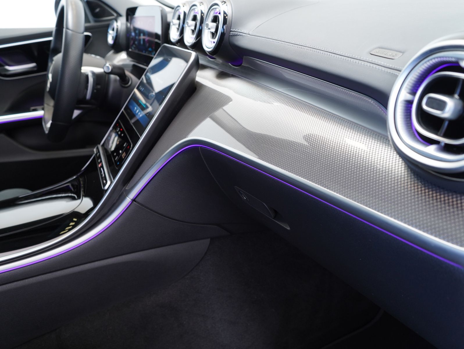 Fahrzeugabbildung Mercedes-Benz C 220 T d AMG Line DISTRONIC/PANORAMA/AHK