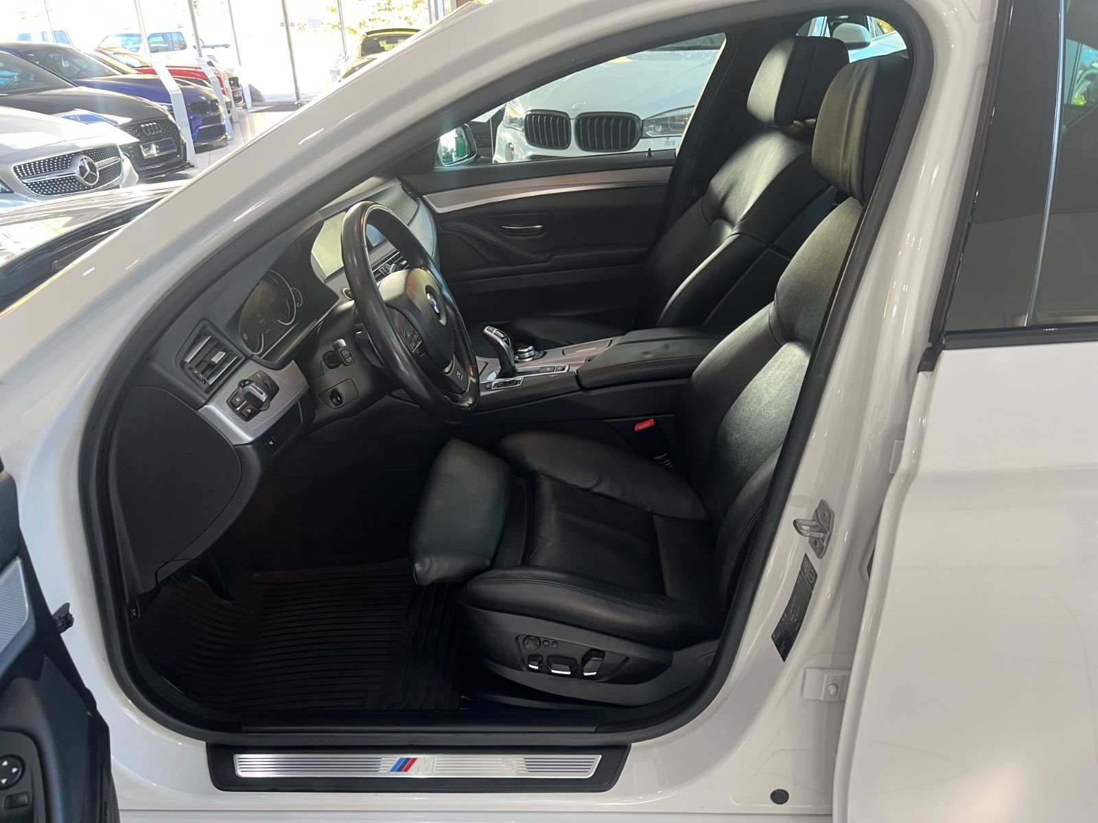 Fahrzeugabbildung BMW 525 d Lim. M Sport Paket *Digitaltacho*Softc*