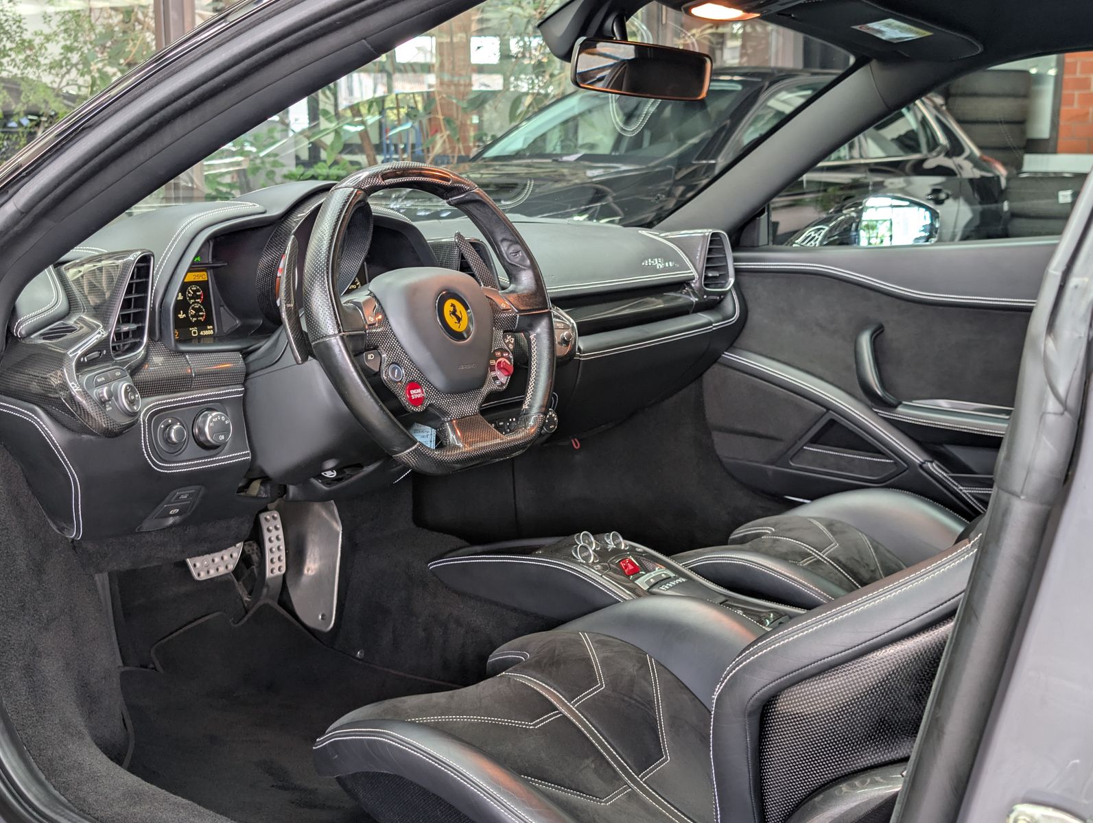 Fahrzeugabbildung Ferrari 458 Italia Racing Seats Carbon CRPK F1 CAM 20"