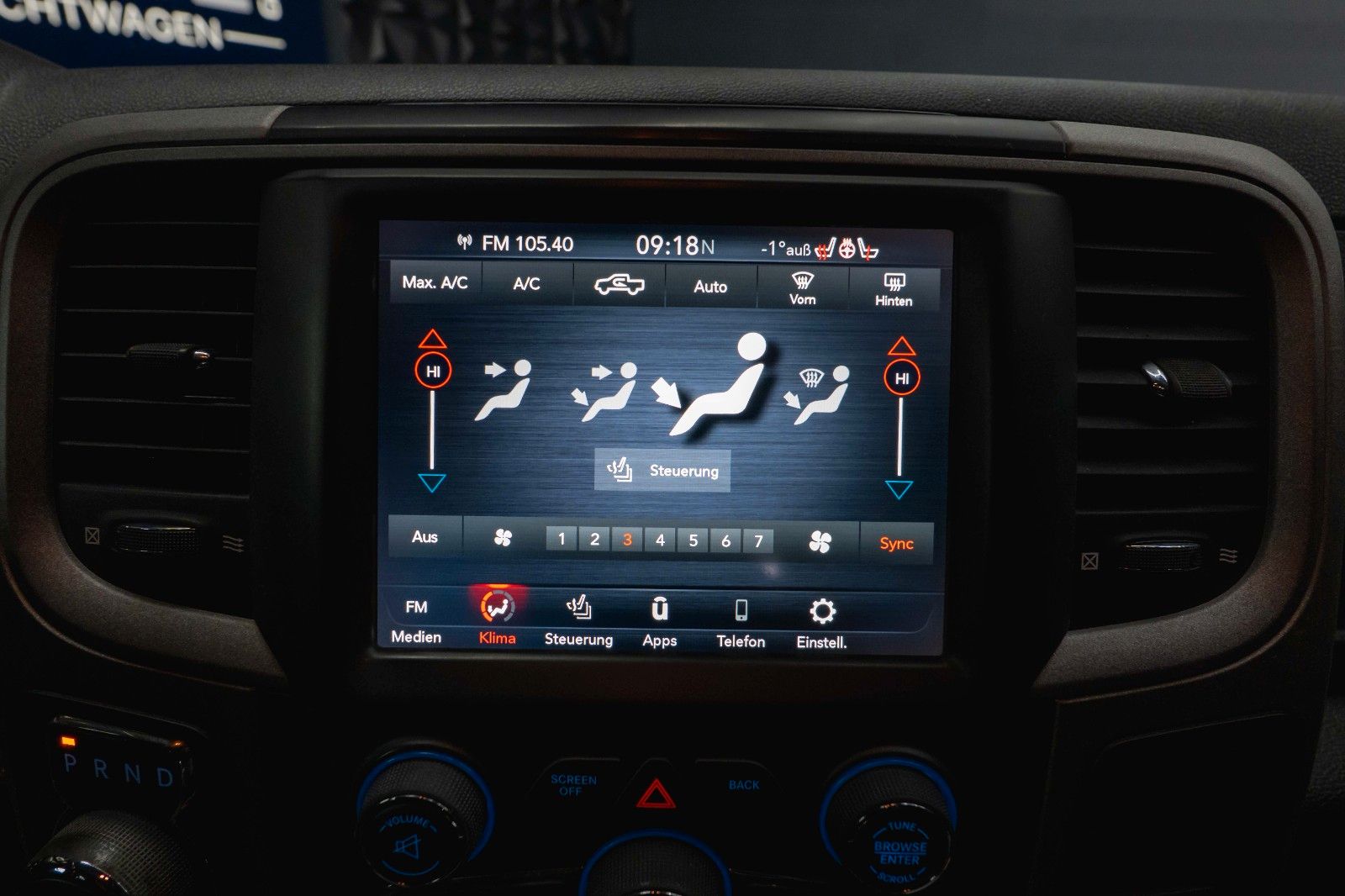 Fahrzeugabbildung Dodge RAM 5.7 V8 HEMI 4x4 OFFROAD Night-Paket *LED*AHK