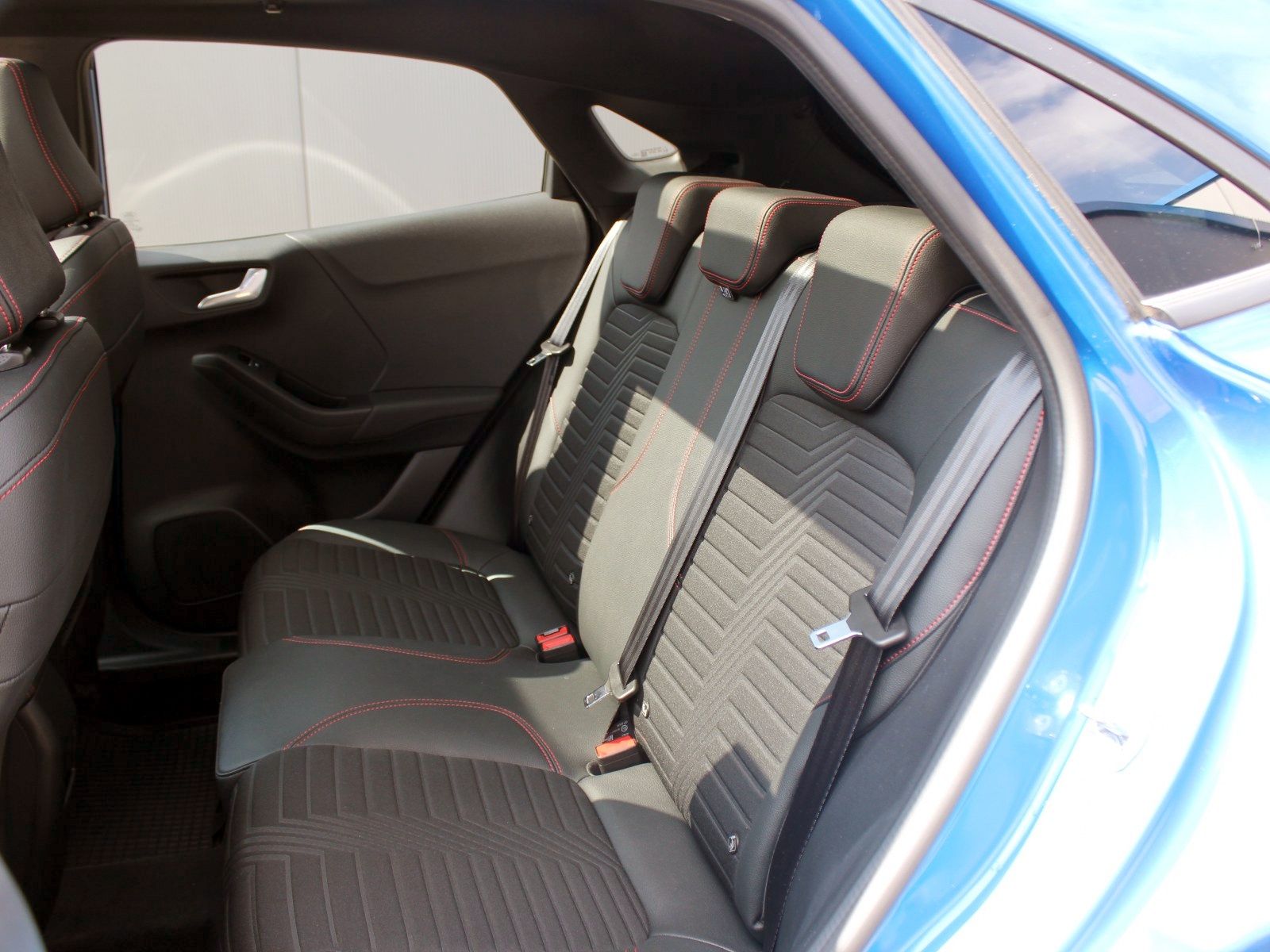 Fahrzeugabbildung Ford Puma ST-Line X 1,0 EcoBoost Mild Hybrid