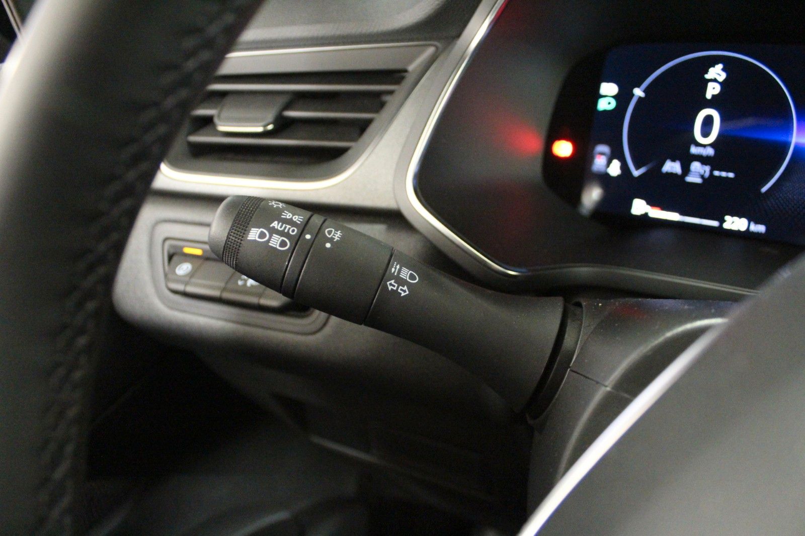 Fahrzeugabbildung Renault Captur Mild Hybrid 160 EDC Techno *Ganzjahresrei