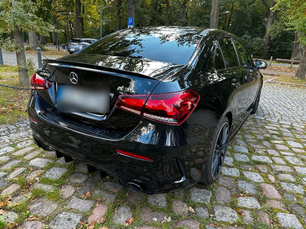 Mercedes-Benz A 35 AMG