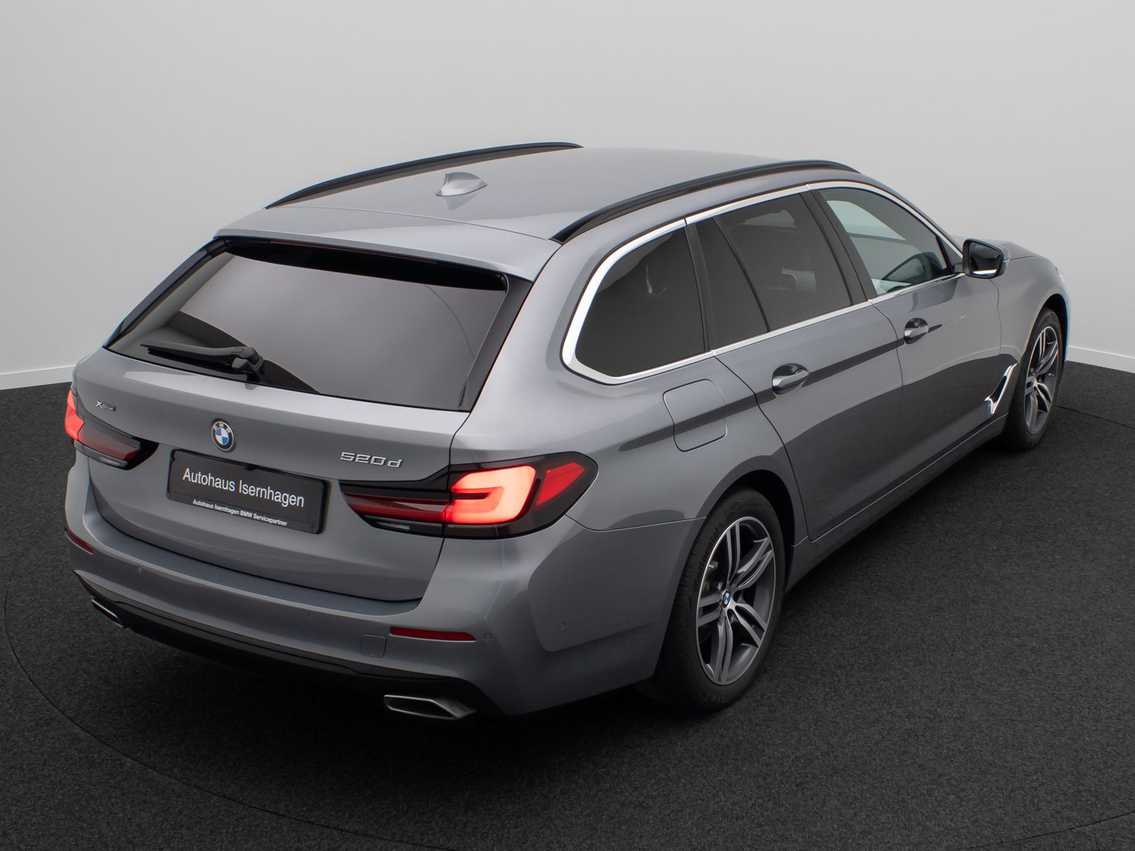 Fahrzeugabbildung BMW 520d xD Kamera HUD DAB AHK Alarm ACC Laser Sport