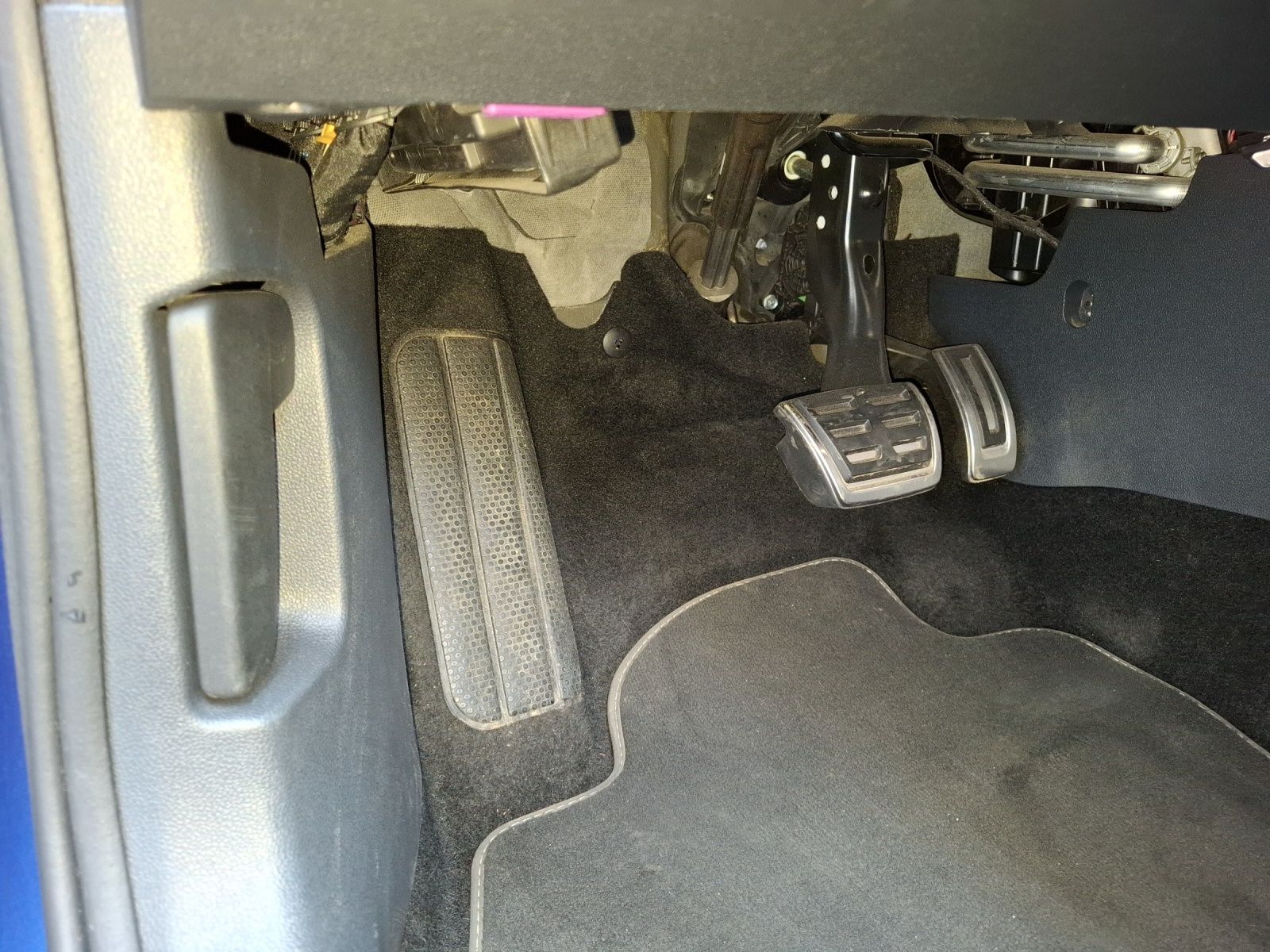 Fahrzeugabbildung Volkswagen Polo DSG Highline R-Line LED Navi AID ACC RFK be