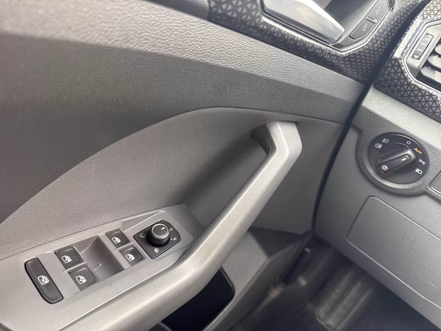 Volkswagen T-Cross Style 1.6 TDI DSG WR Navi ACC digital Co, миниатюра 19