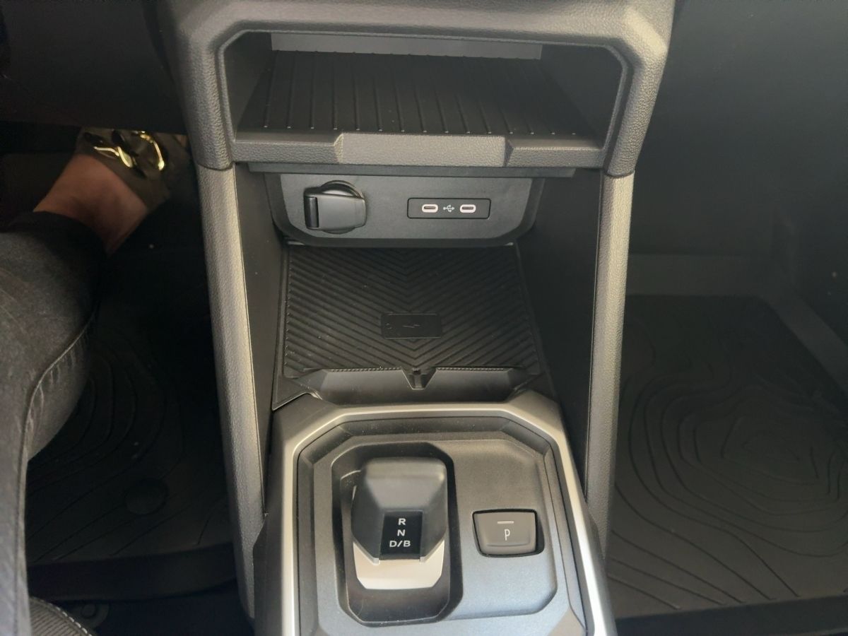 Fahrzeugabbildung Dacia Duster Journey Hybrid 140