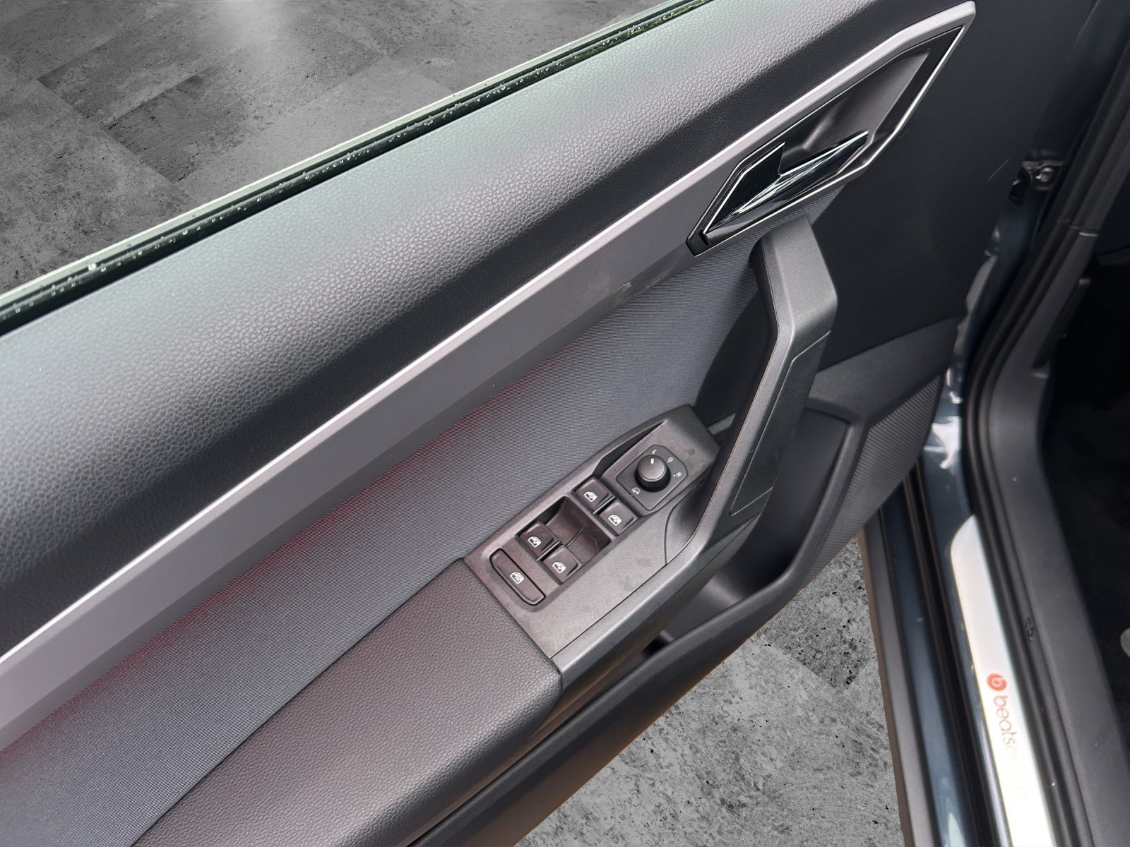 Fahrzeugabbildung SEAT Arona TSI FR DSG LED ACC AHK SH PDC Beats SeatCo