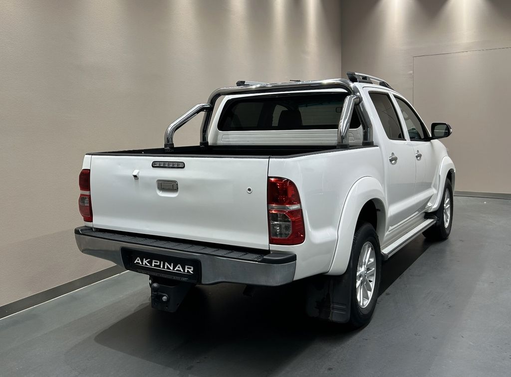 Toyota Hilux Double Cab 3.0 d 4x4 *AHK*DACHTRÄGER*NAVI*