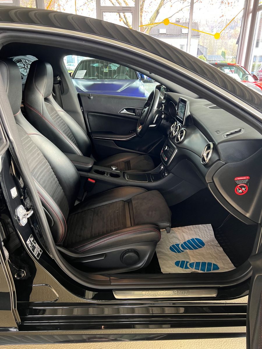Fahrzeugabbildung Mercedes-Benz CLA 250 4Matic AMG Line *SCHECKHEFT BEI MERCEDES