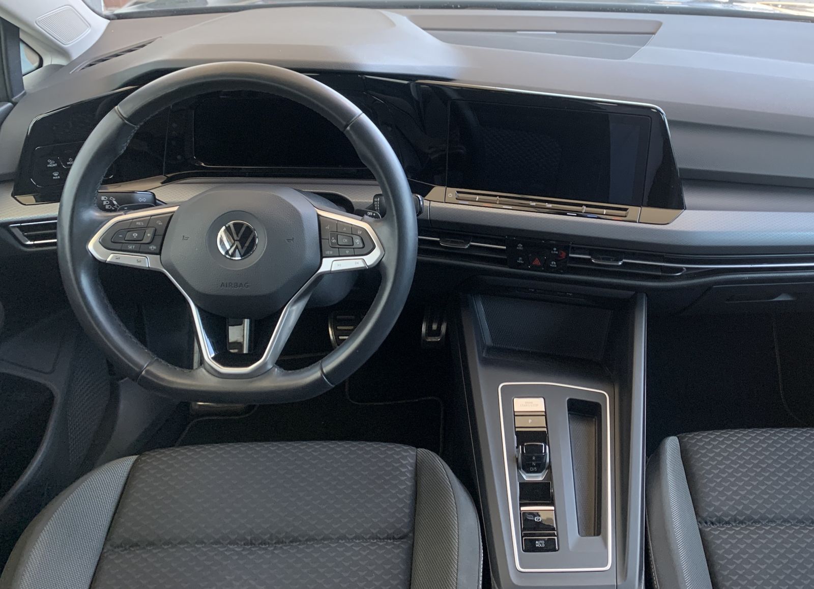 Fahrzeugabbildung Volkswagen Golf 2.0 TDI*LED-Plus*Cam*AHK*ACC*Navi*