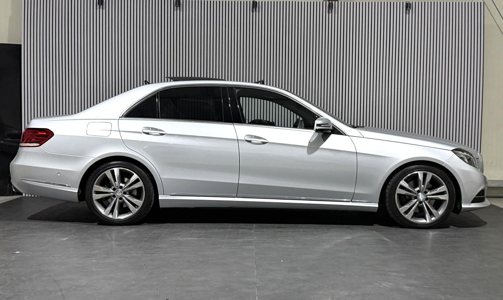 Mercedes-Benz E 300 Limousine E 300 CGI BlueEfficiency 4Matic