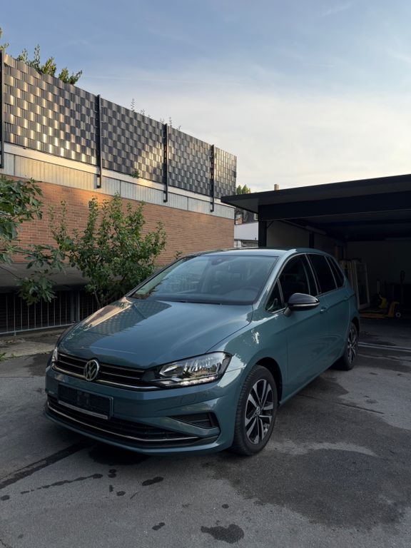 Image of Volkswagen Golf Sportsvan