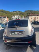 Lancia Ypsilon 1.3 MJT 75 CV Argento - Lancia Ypsilon Argento mit Diesel-Antrieb