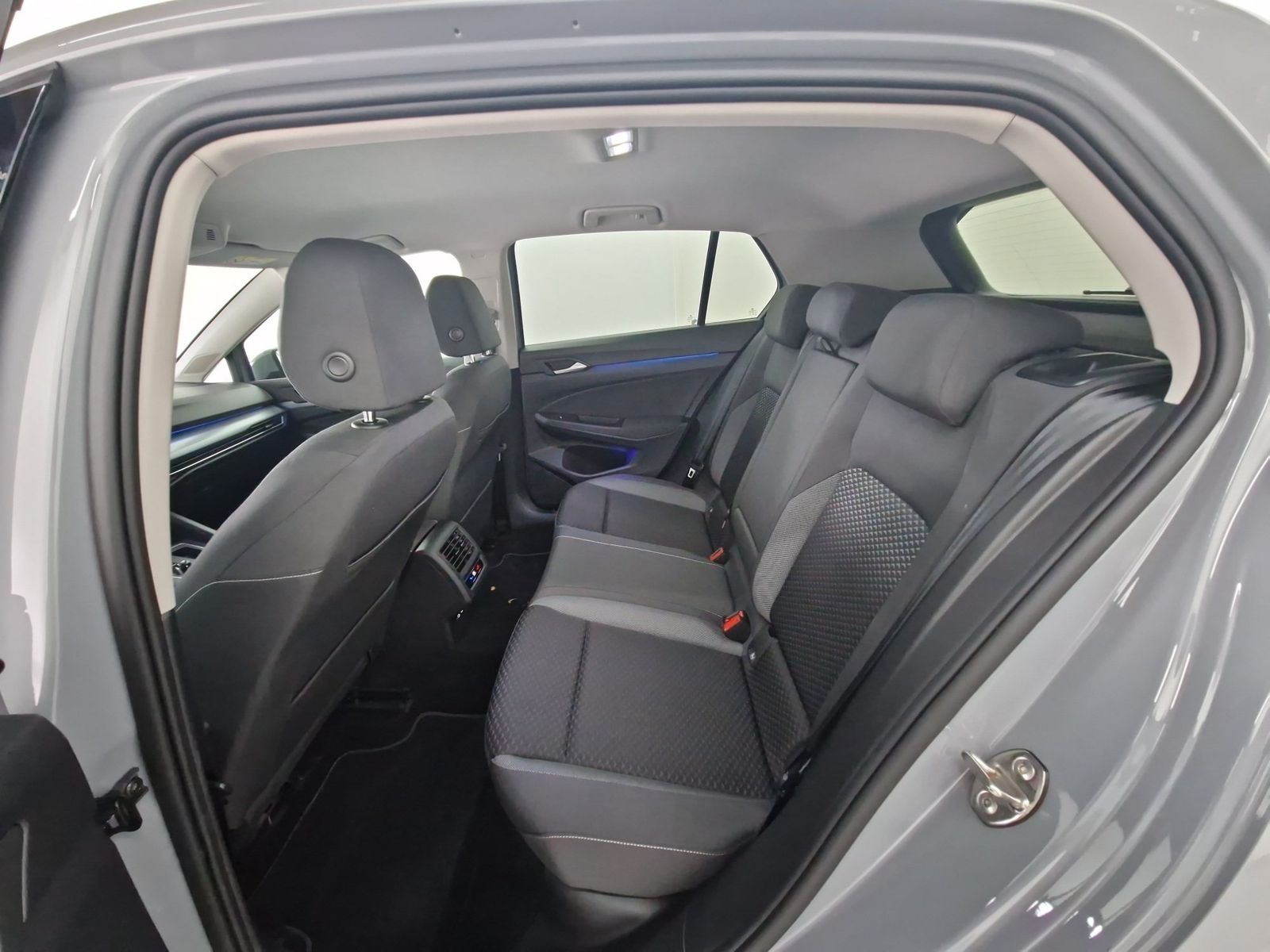 VW Golf VIII 2.0 TDI Active Automatik – Bild 9