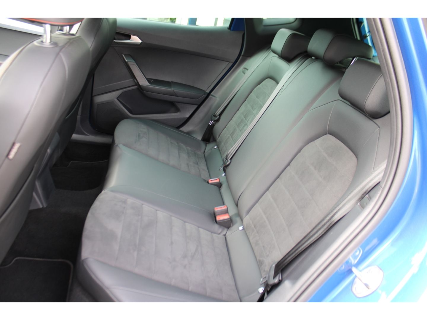 Fahrzeugabbildung SEAT Arona FR 1.0 TSI LED GRA RFK TWA Navi Full Link