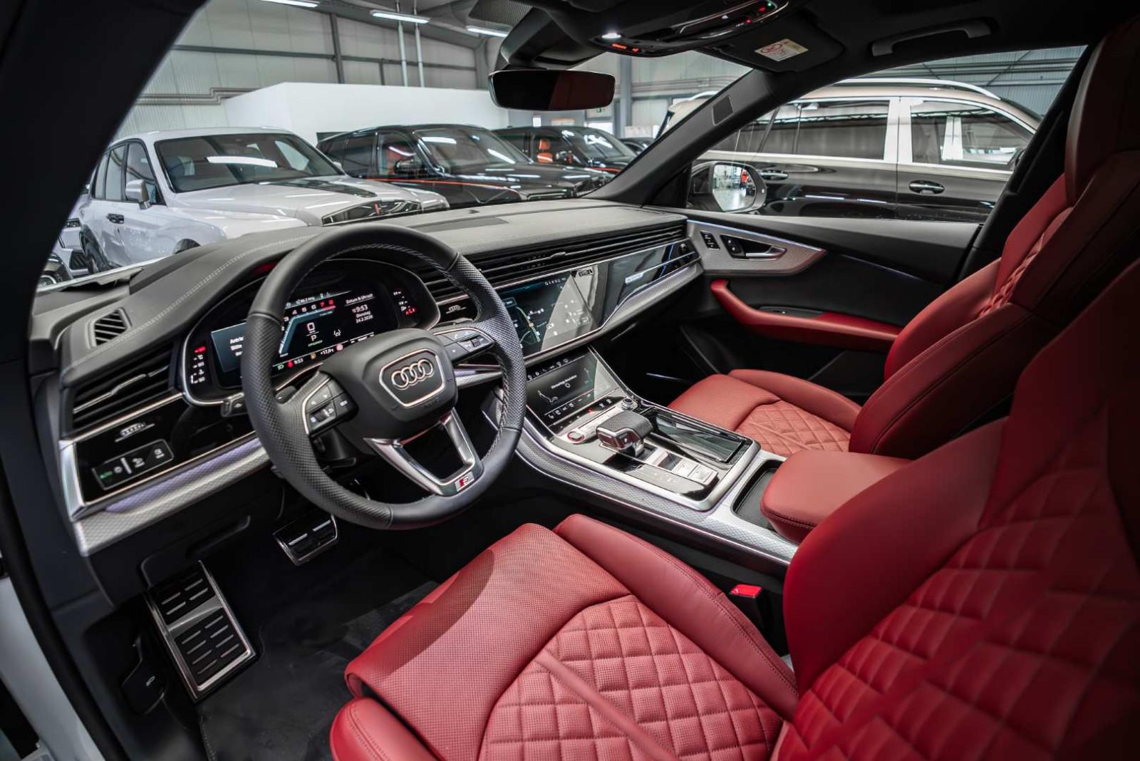 Audi SQ8 TFSI Quattro / Full / Head-Up / 23" / 2026