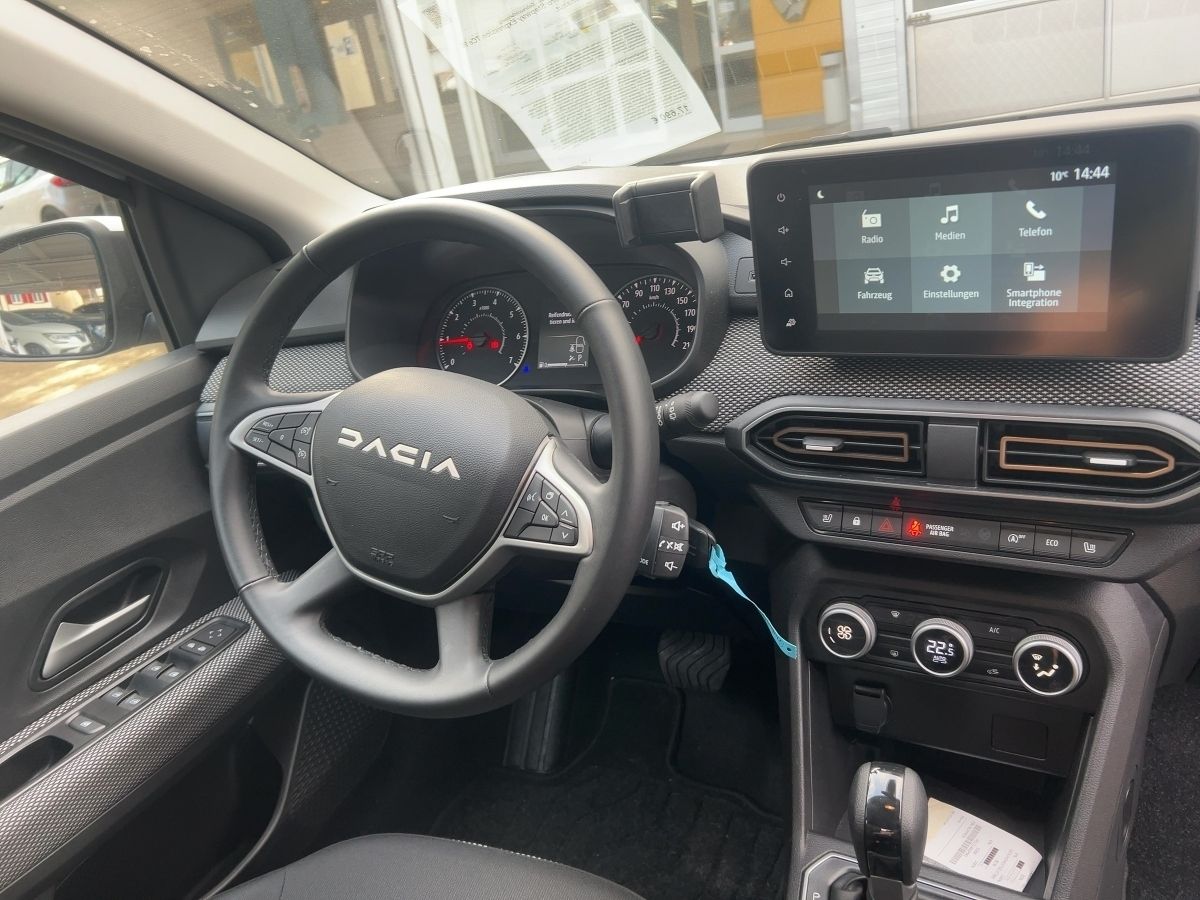 Fahrzeugabbildung Dacia Sandero Stepway Expression TCe 90 CVT Klimaaut.