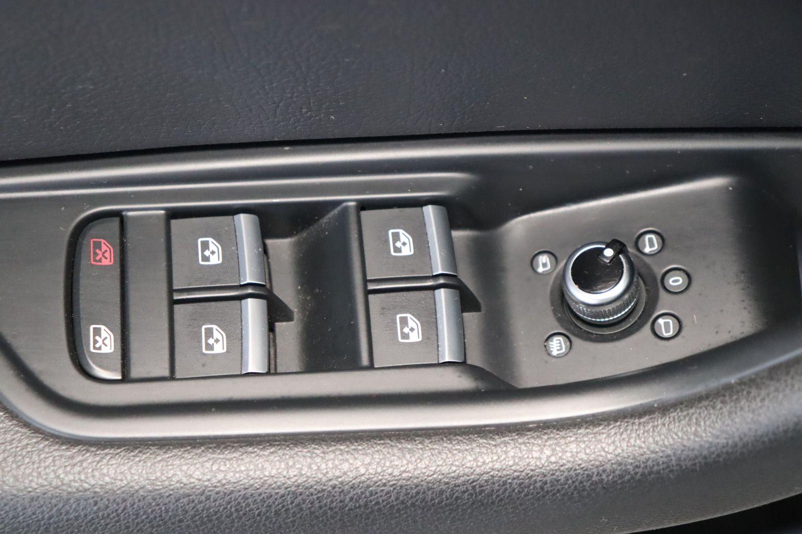 Fahrzeugabbildung Audi A5 Sportback 40 TFSI * LED * Navi * Keyless