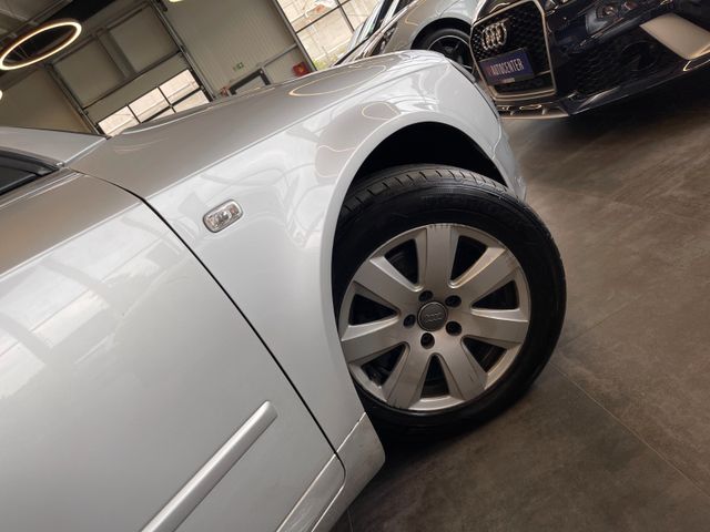Audi A4 Avan 3.0 TDI quattro *SZHZ*PDC*TEMPOMAT*KLIMA