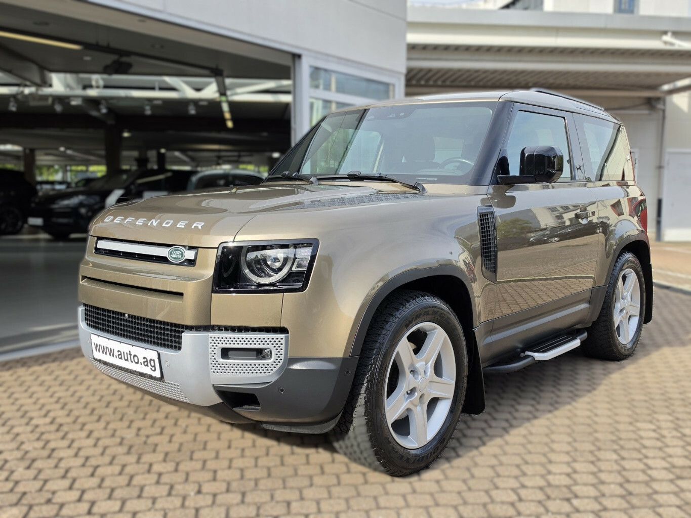 Land Rover Defender 90 D200 SE*AHK*Luftfederung*4-Pakete*Sp