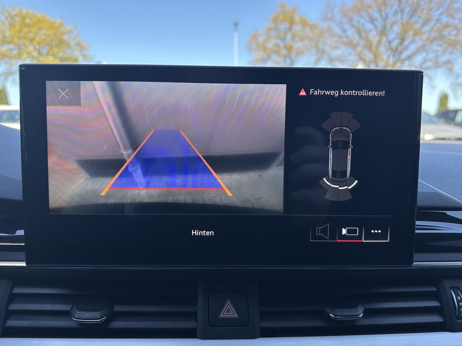 Fahrzeugabbildung Audi A5 SpB 40 TFSI S-Line Black NAV+MATRIX+ACC+VC+PP
