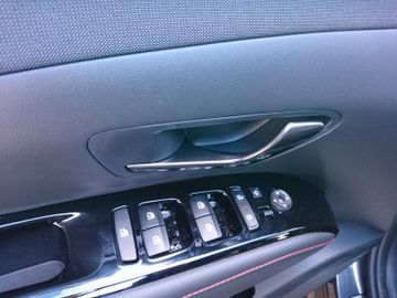 Fahrzeugabbildung Hyundai TUCSON 1.6 T-GDi 150PS 7-DCT 48V 2WD N LINE