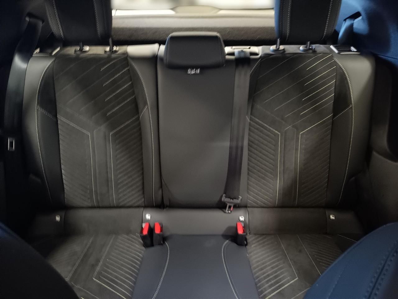 Fahrzeugabbildung Peugeot 2008 Hybrid GT+Navi+Sitzheizung+Sitzheizung