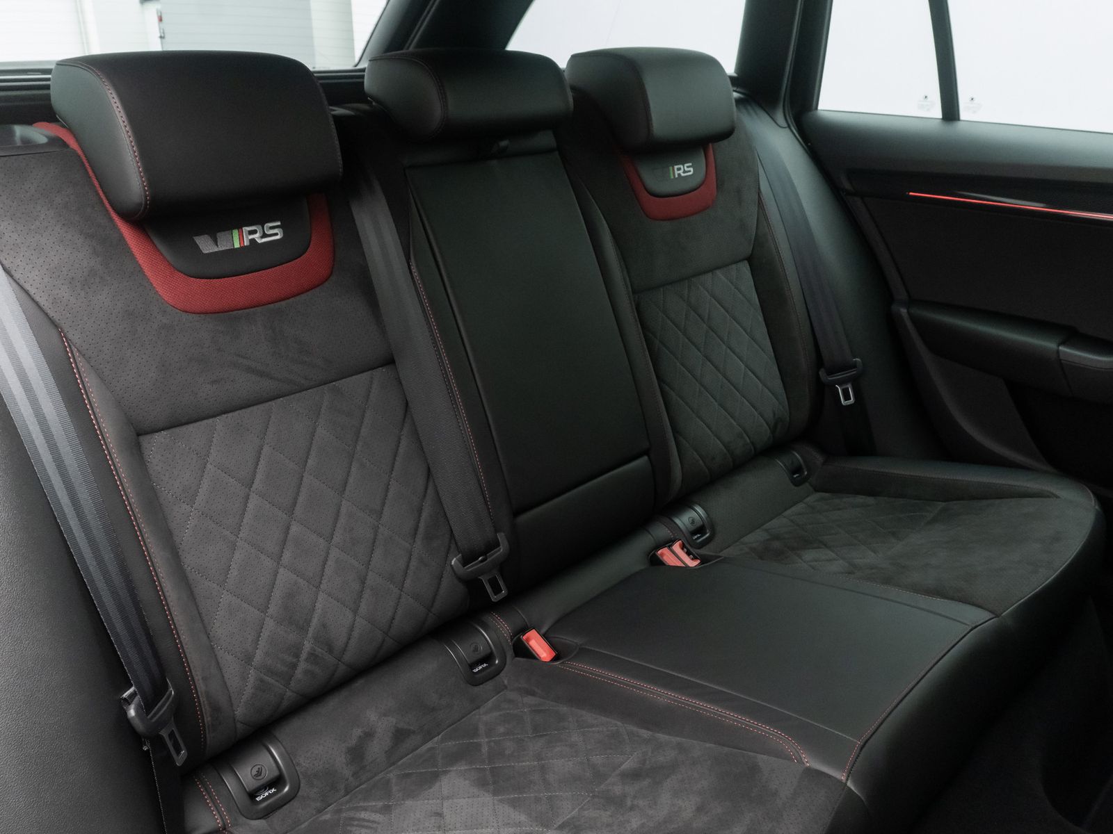 Fahrzeugabbildung SKODA Octavia RS 60 ACC Kamera SoundSys Memory DAB 18"