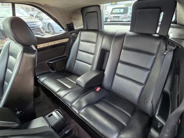 Mercedes E 220 - 8