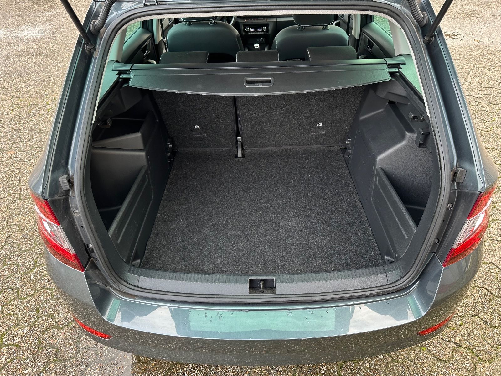 Fahrzeugabbildung SKODA Fabia Combi 1.0 TSI Style SHZG/EPH/Carplay