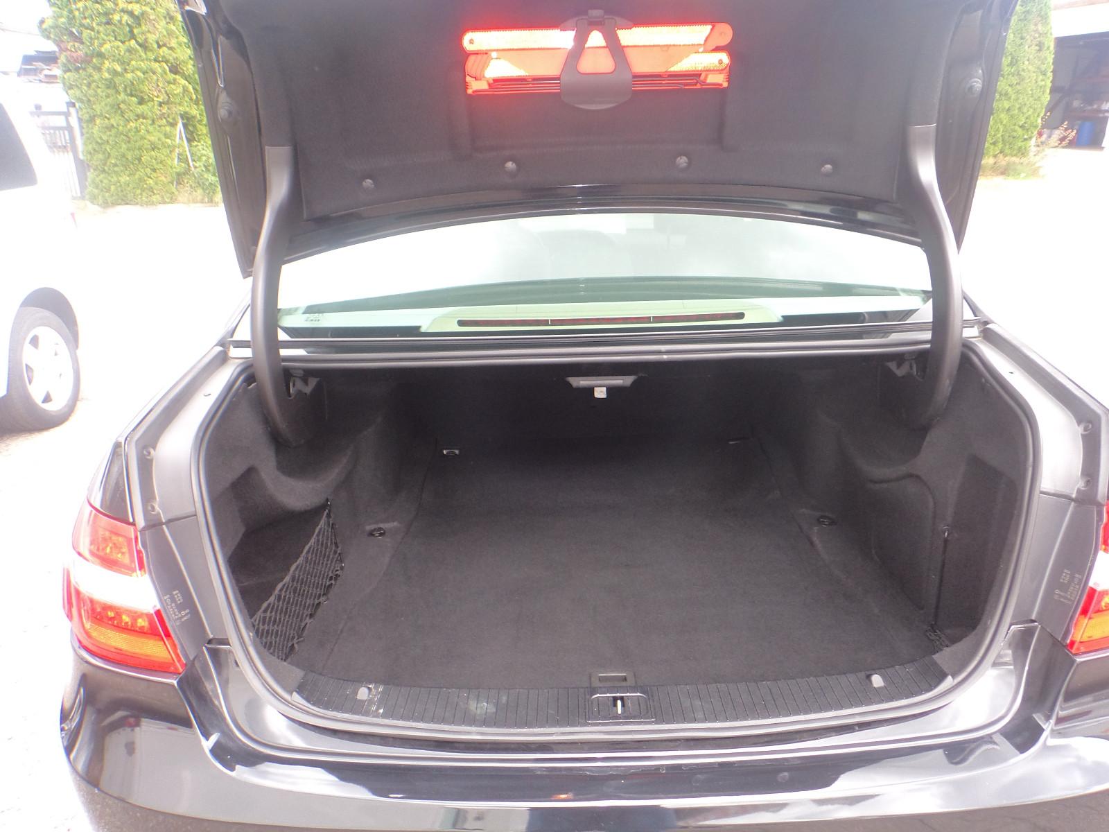 Mercedes-Benz E 220 CDI Lim.BlueEfficiency Automatik Navi