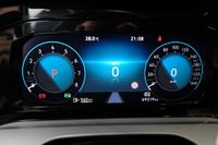 Volkswagen Golf VIII 1.0eTSI DSG Life StdHz Navi ACC Led