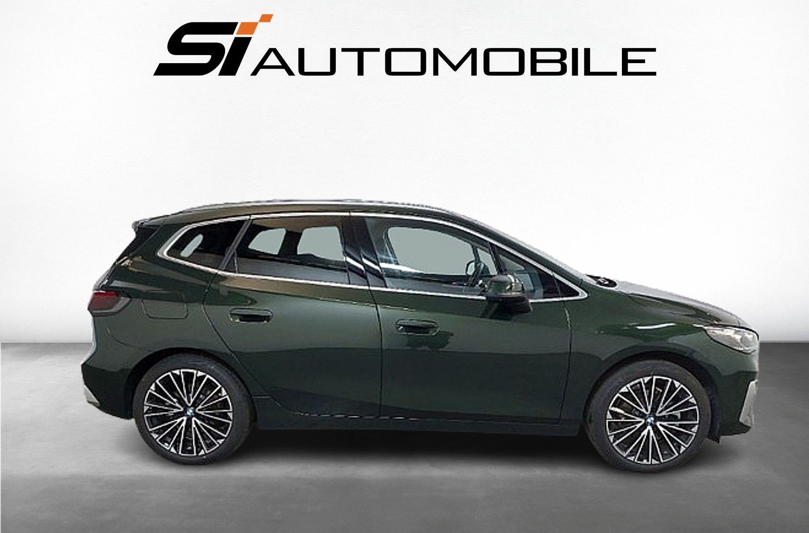 Fahrzeugabbildung BMW 223d xDr Active Tourer Luxury °ACC°HUD°PANO°360°