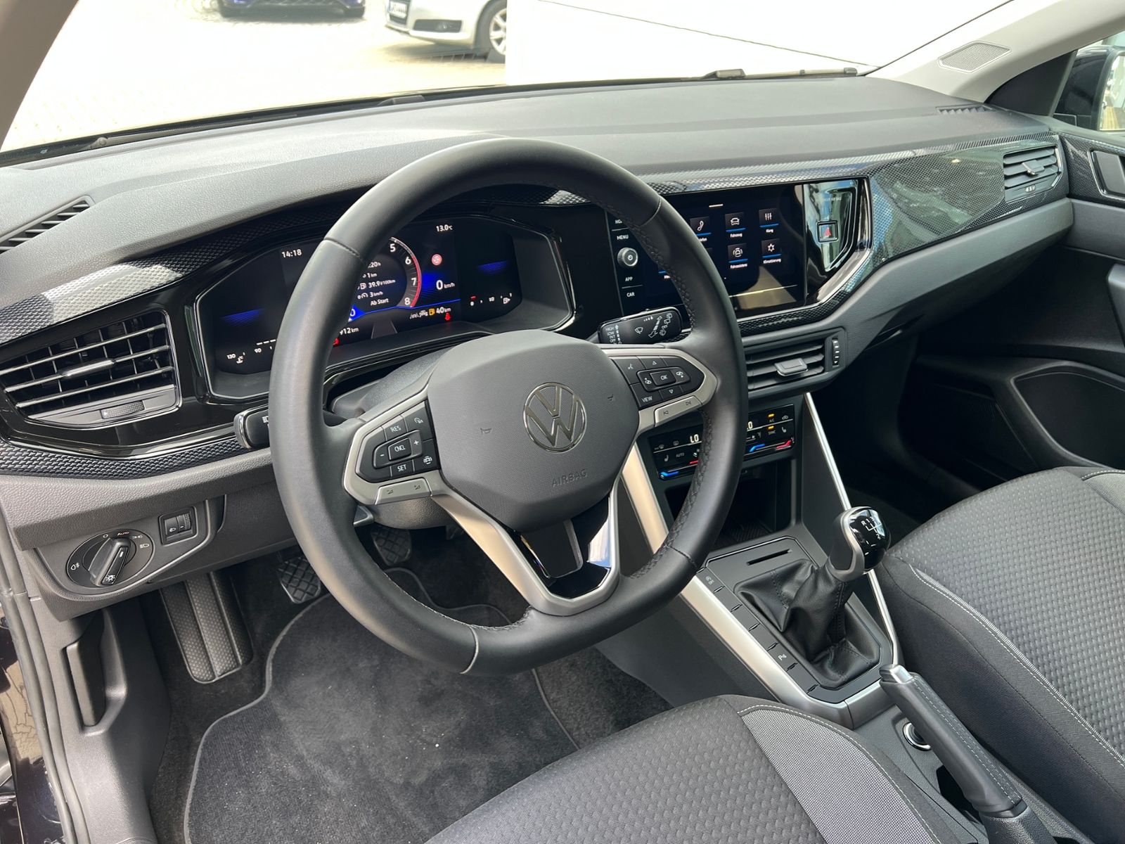 Fahrzeugabbildung Volkswagen Polo Life 1.0 *LED, Climatronic, Sitzhzg., AppCo