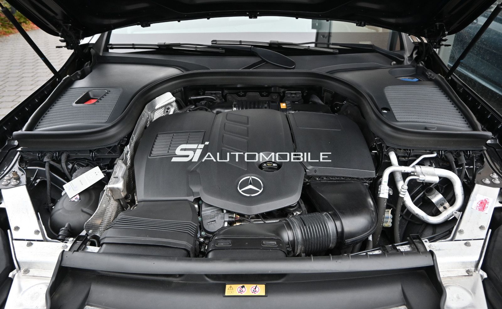 Fahrzeugabbildung Mercedes-Benz GLC 300 d 4MAT AMG Line Plus °Night°AHK°HUD°PANO