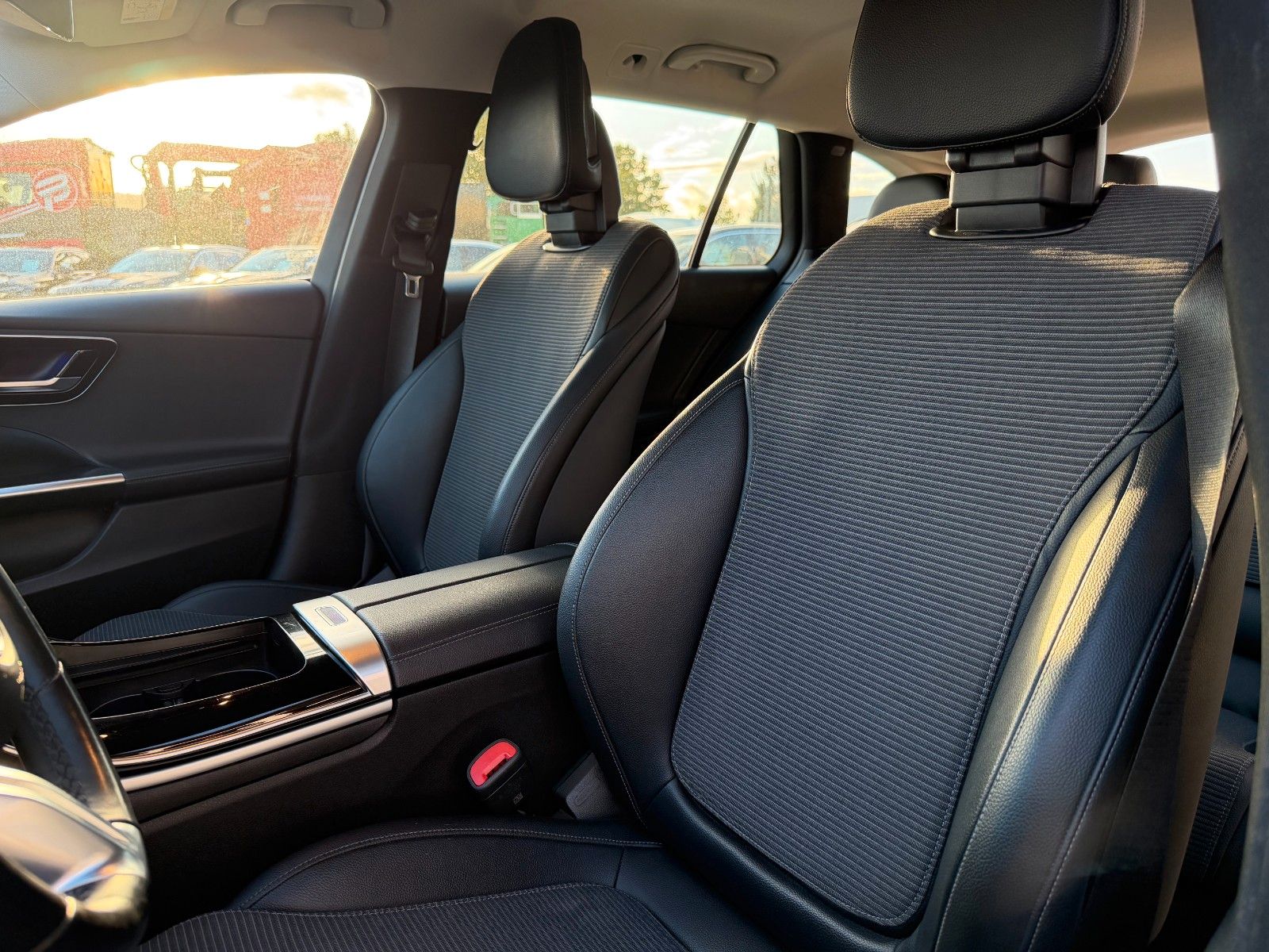 Fahrzeugabbildung Mercedes-Benz C 200d T AVANTGARDE EX/IN+STDHZG+RFK+AHK+SPUR+