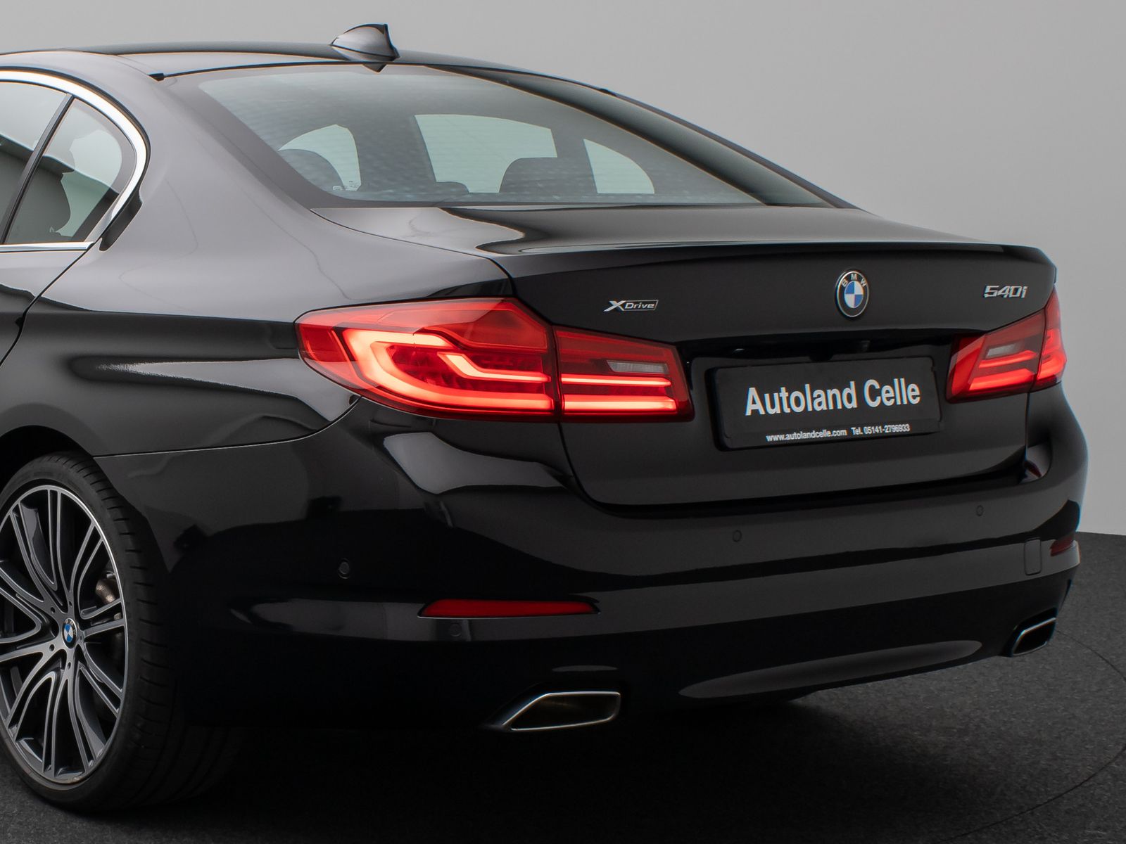 Fahrzeugabbildung BMW 540i xD Glasdach 360°HUD HiFi Stop&Go LED 20Zoll