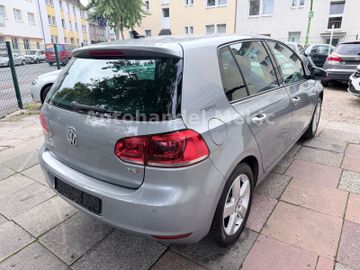 Volkswagen Golf - 6