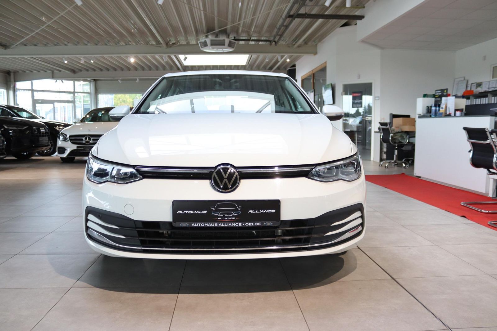 Volkswagen Golf 8 * DSG * Batterie Zertifikat *Mass.Sitze imagem 3